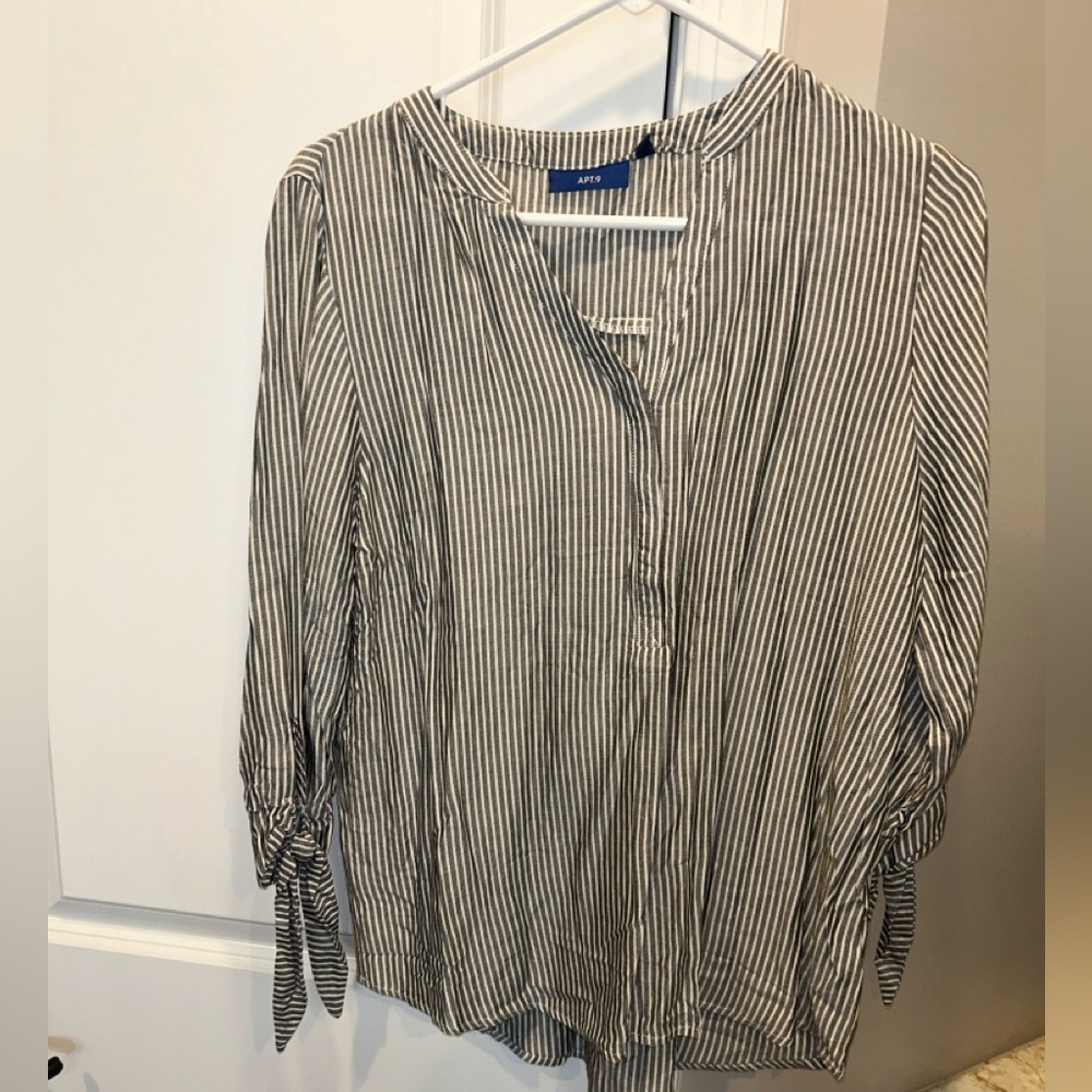 Women’s Apt 9 Boho Black & White Top NWT Small